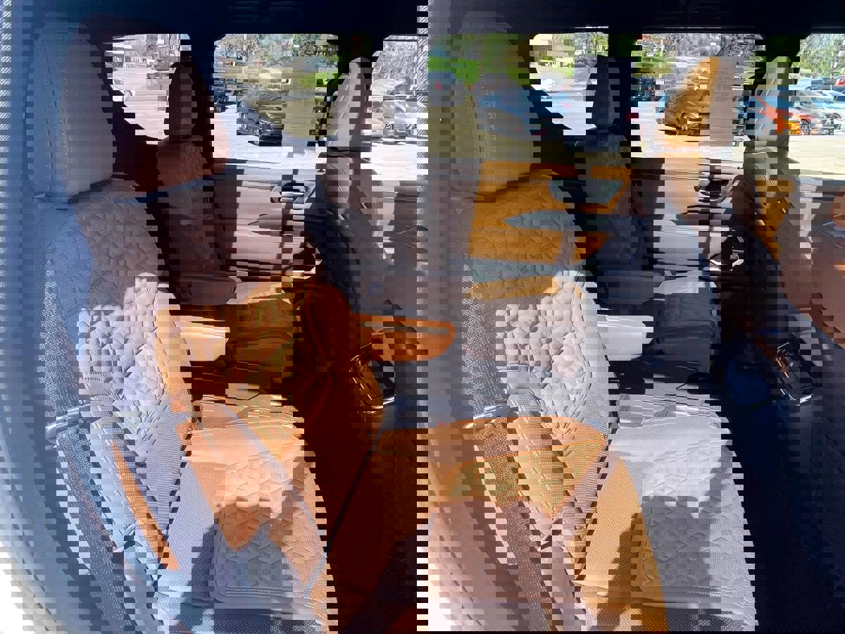 Used 2025 Nissan Armada Platinum Reserve image 13