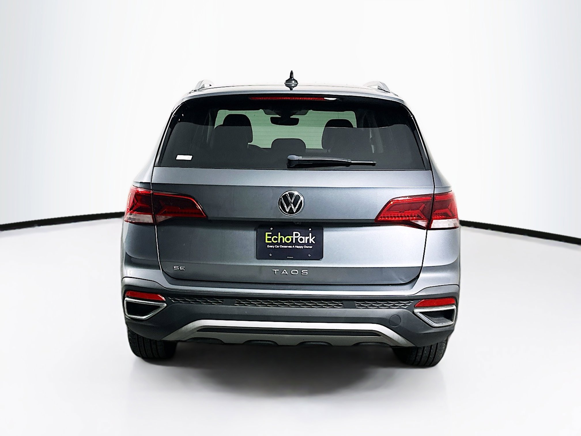 Used 2023 Volkswagen Taos SE w/ Black Wheel Package FWD image 7