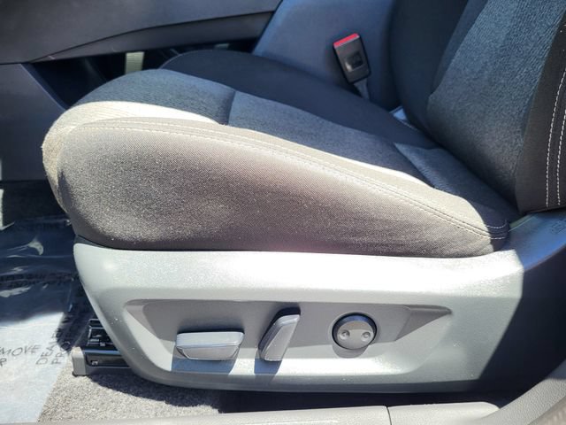 Certified 2025 Nissan Rogue SV FWD image 17