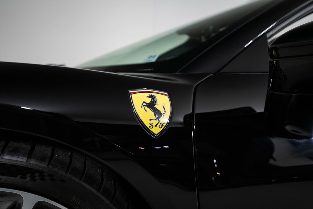 Used 2025 Ferrari 296 GTS image 17