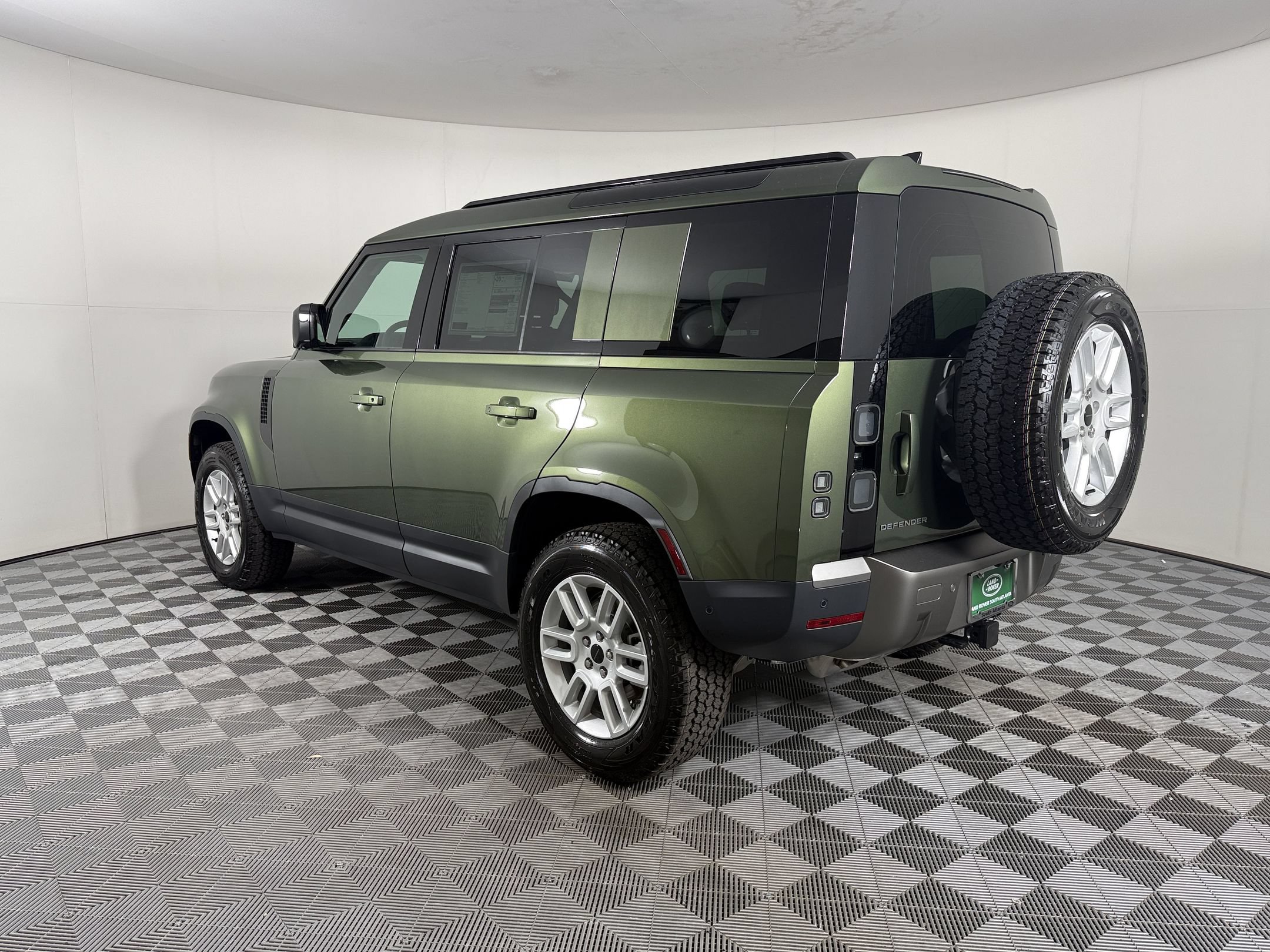 New 2026 Land Rover Defender 110 S AWD/4WD image 3