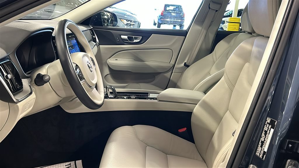 Used 2024 Volvo V60 B5 Cross Country Plus AWD/4WD image 10