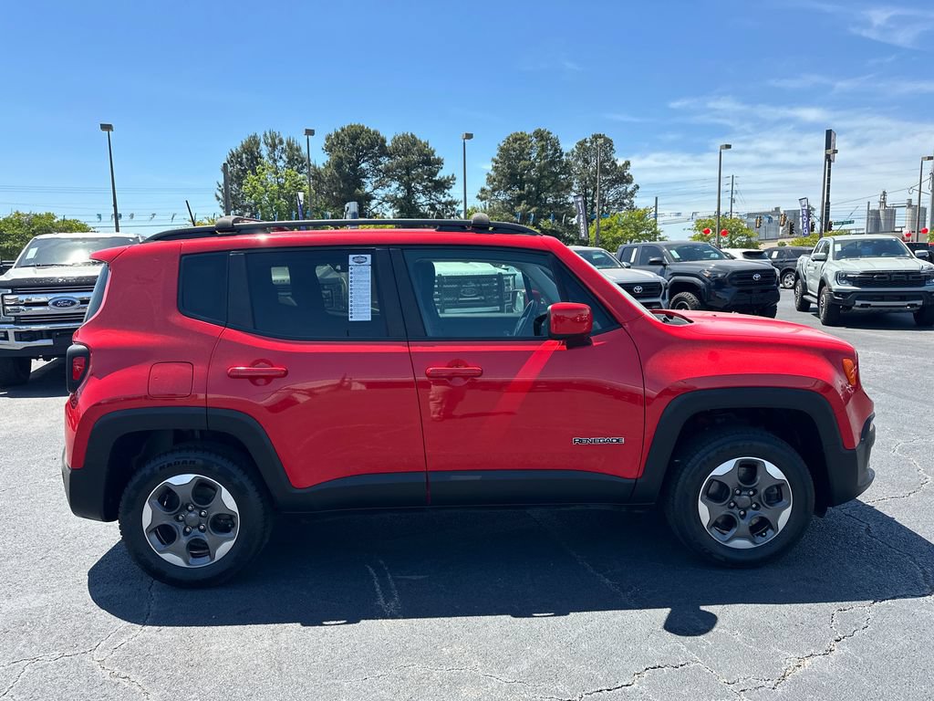 Used 2018 Jeep Renegade Latitude AWD/4WD image 8