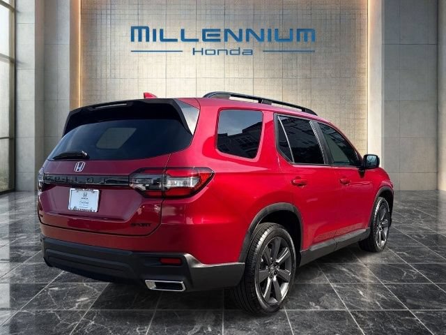 Certified 2025 Honda Pilot Sport image 5