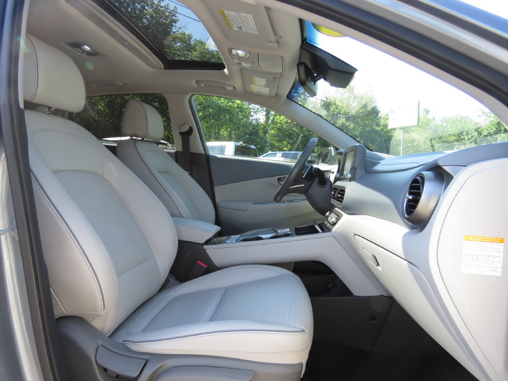 Used 2019 Hyundai Kona Limited w/ Cargo Package FWD image 13