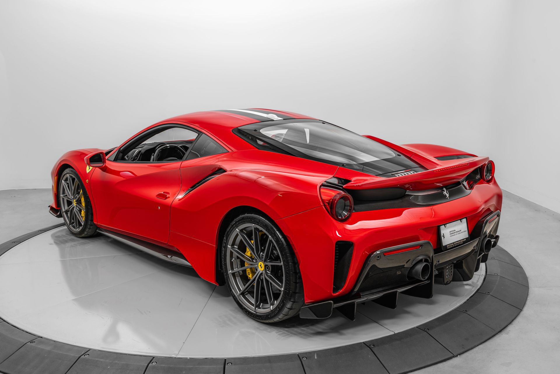 Certified 2020 Ferrari 488 Pista Coupe RWD image 13