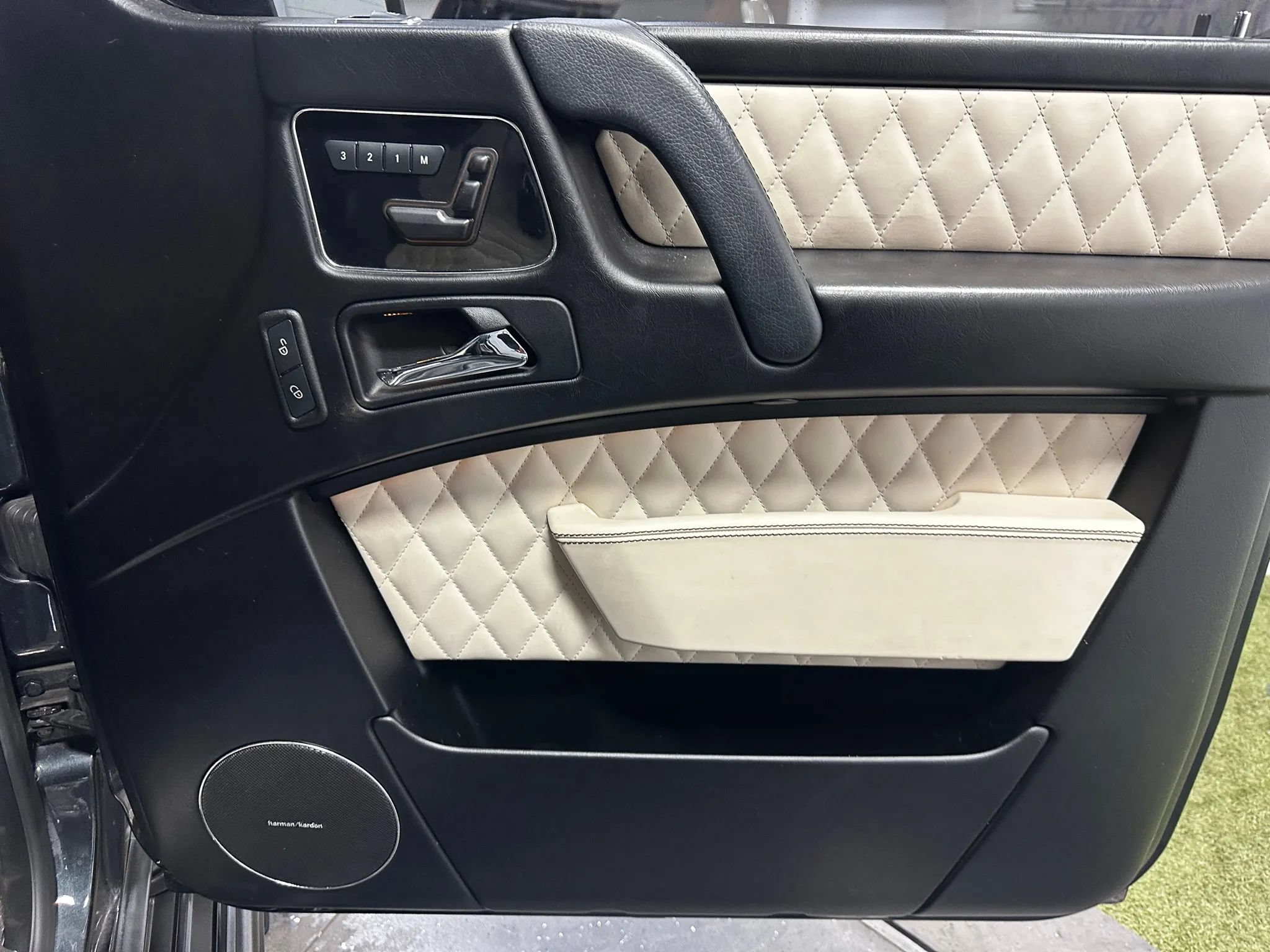 Used 2016 Mercedes-Benz G 65 AMG 4MATIC image 26