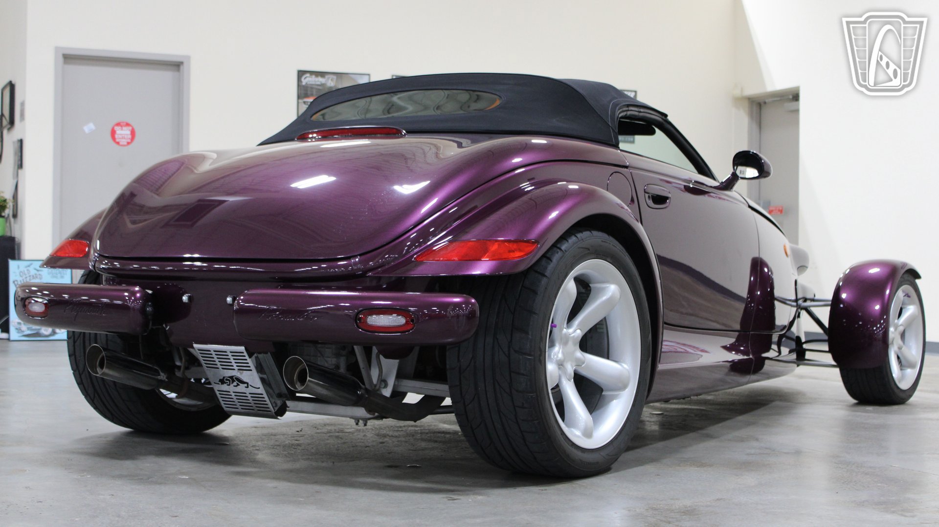 Used 1999 Plymouth Prowler RWD image 25