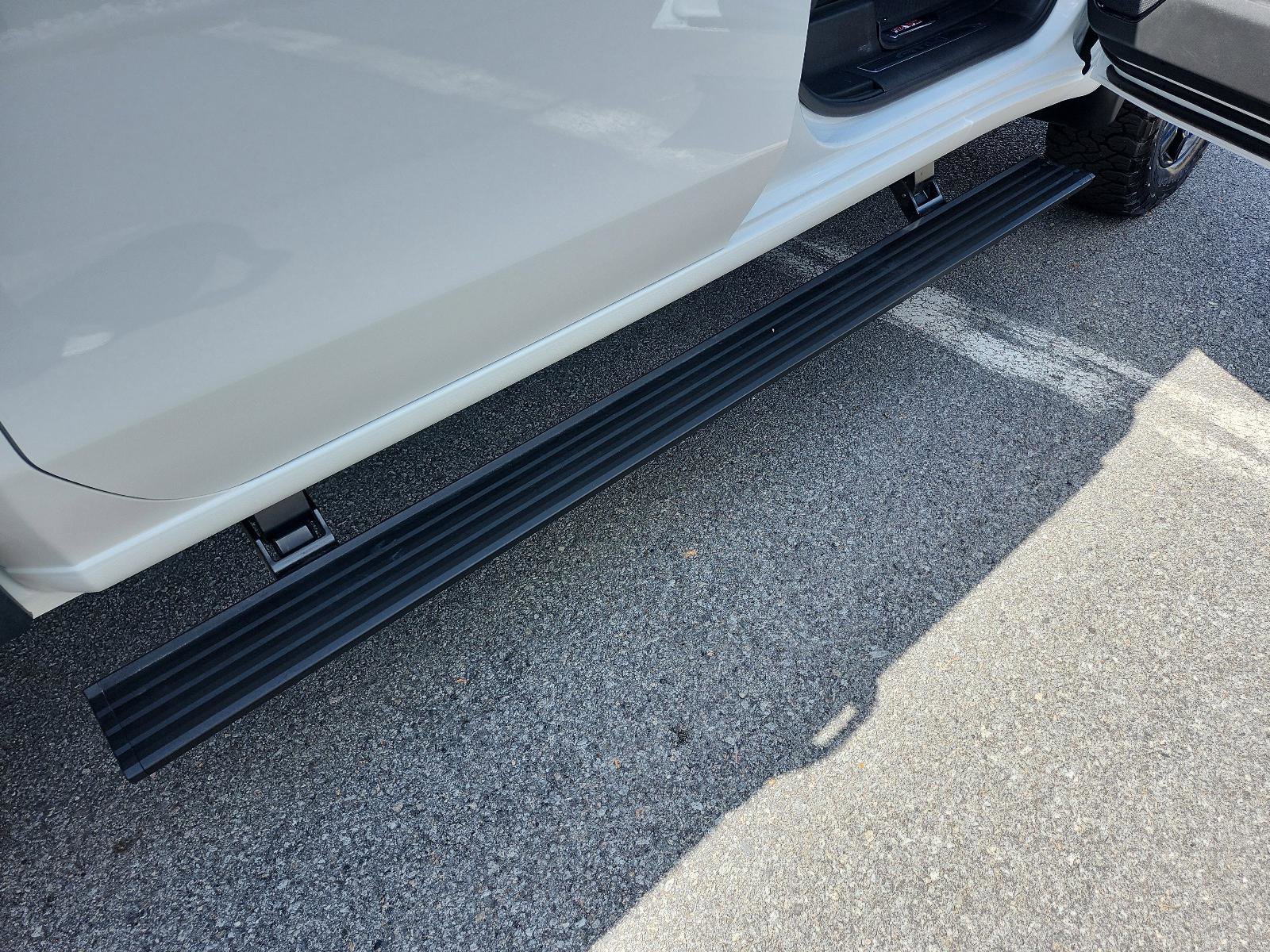 Certified 2025 GMC Sierra 2500 AT4 w/ AT4 Premium Plus Package image 9