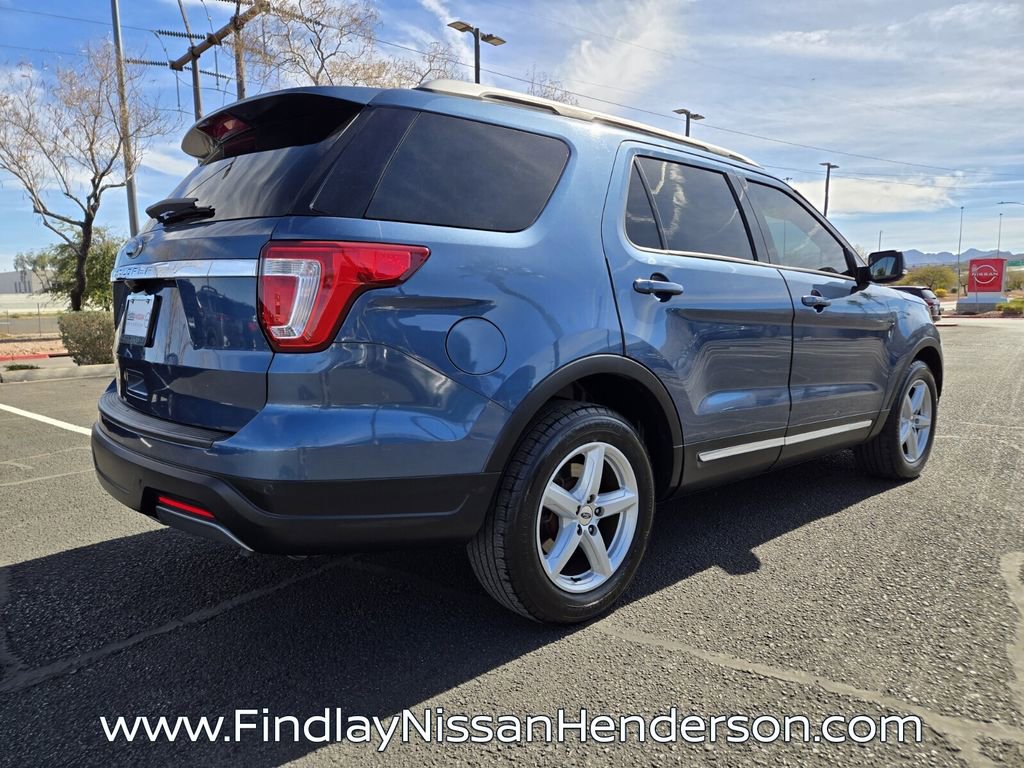 Used 2019 Ford Explorer XLT w/ Equipment Group 201A image 6