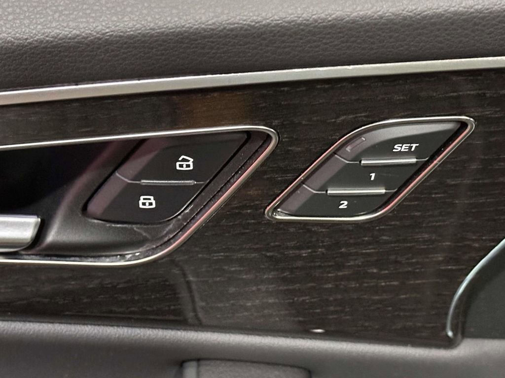 Used 2025 Audi Q8 Premium w/ Convenience Package image 10