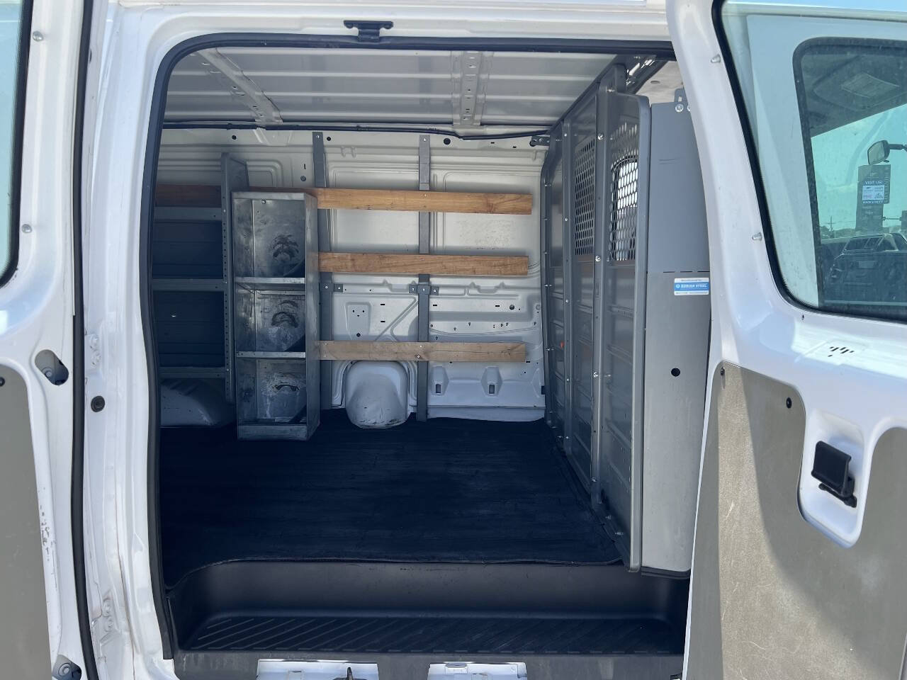 Used 2014 Ford E-250 and Econoline 250 w/ Power Group RWD image 17