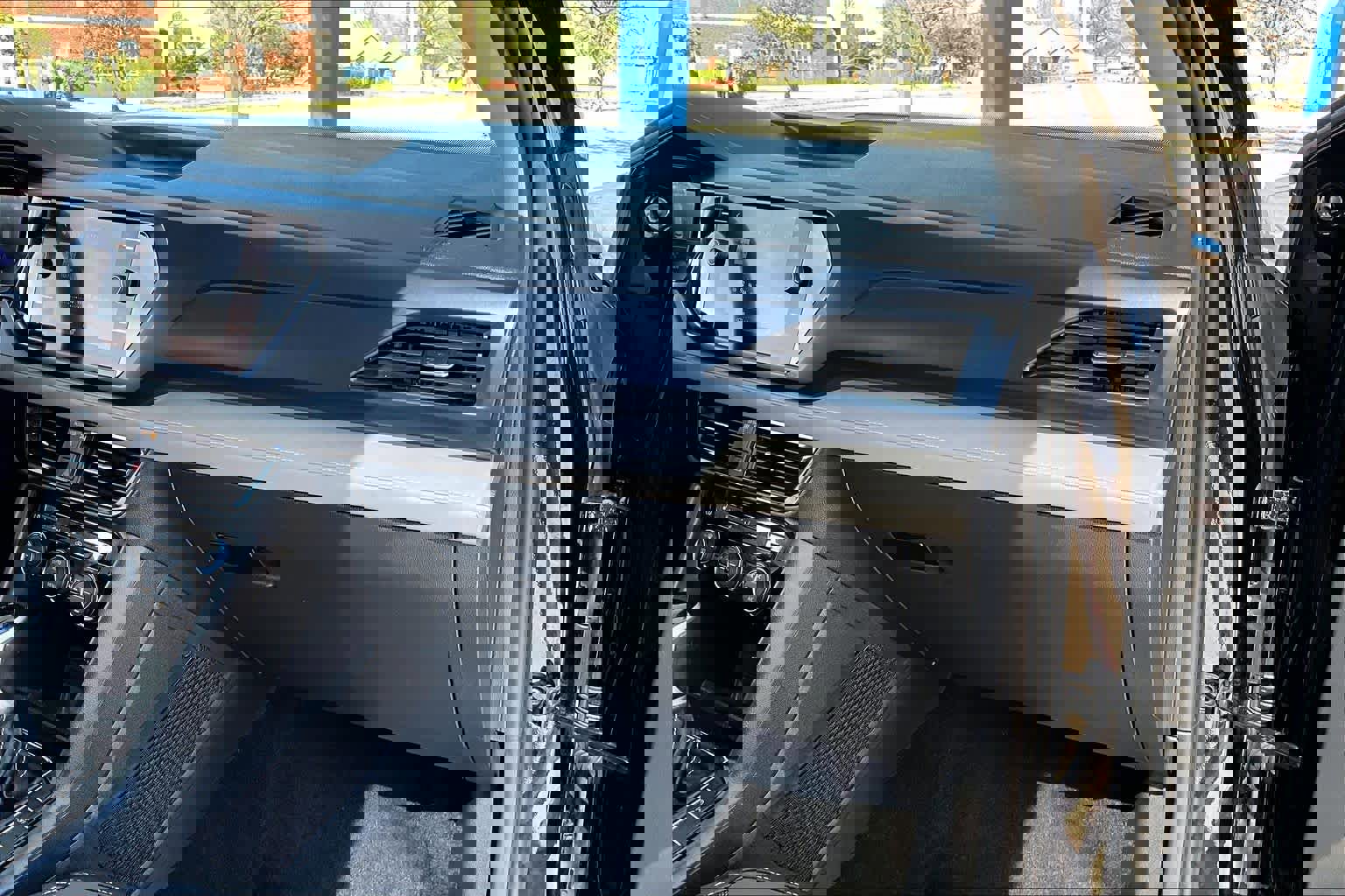 Used 2024 Volkswagen Taos SE image 19