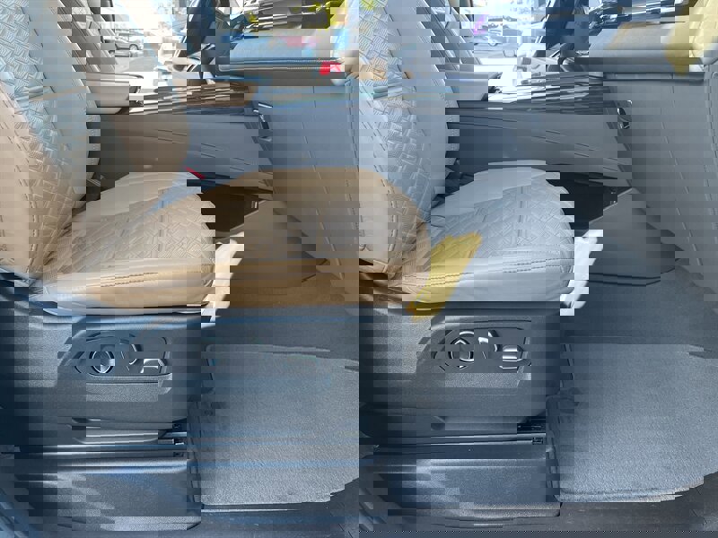 Used 2021 Cadillac Escalade ESV Premium Luxury w/ Driver Assist Tech Package image 43