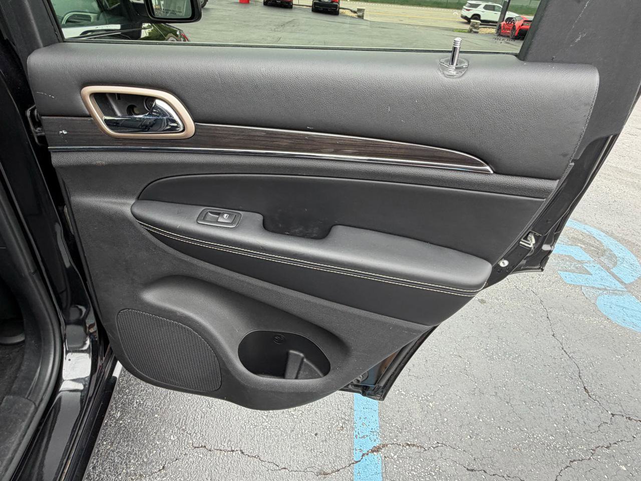 Used 2015 Jeep Grand Cherokee Overland AWD/4WD image 39
