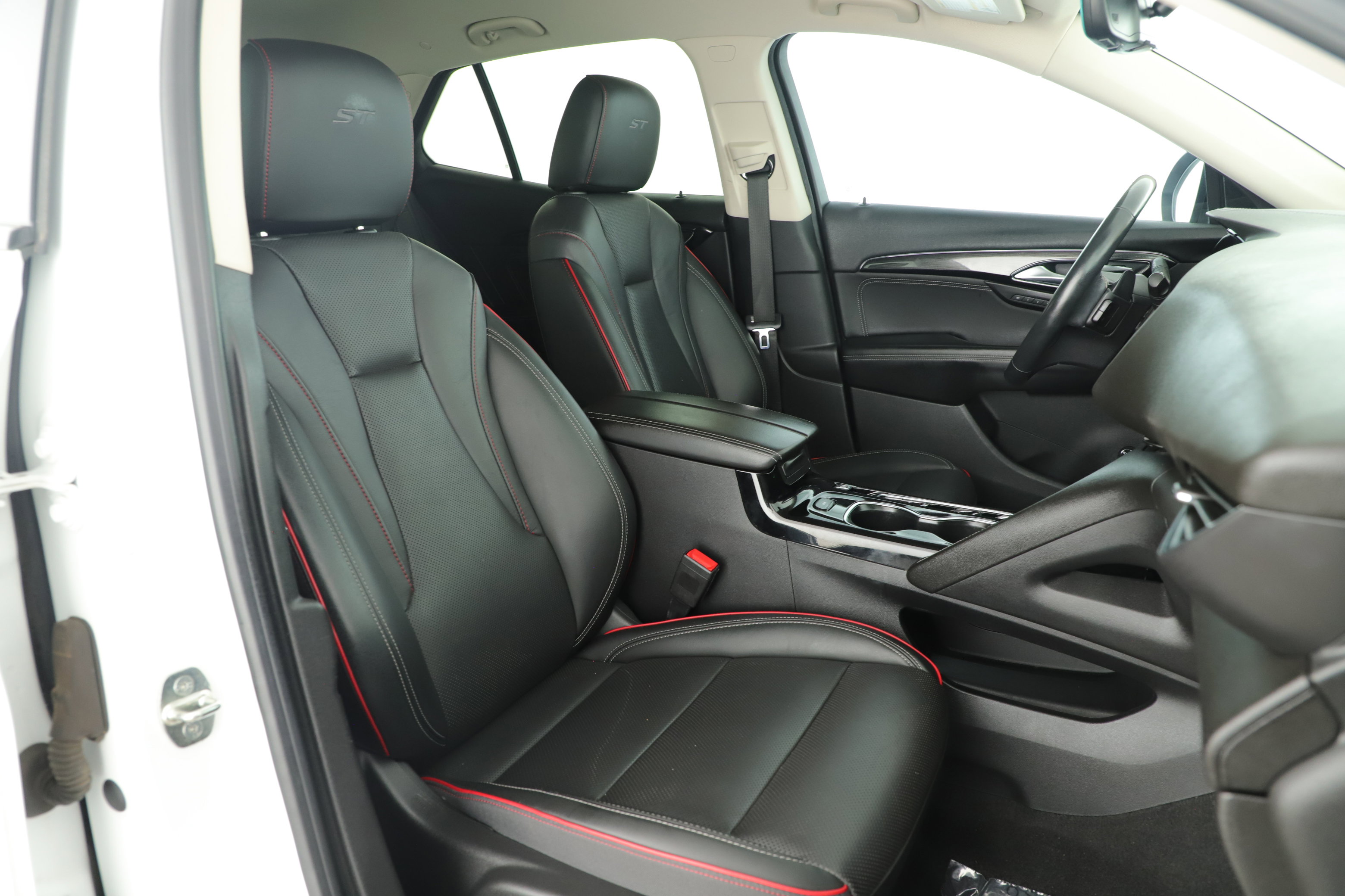 Used 2022 Buick Envision Essence w/ Technology Package II image 19