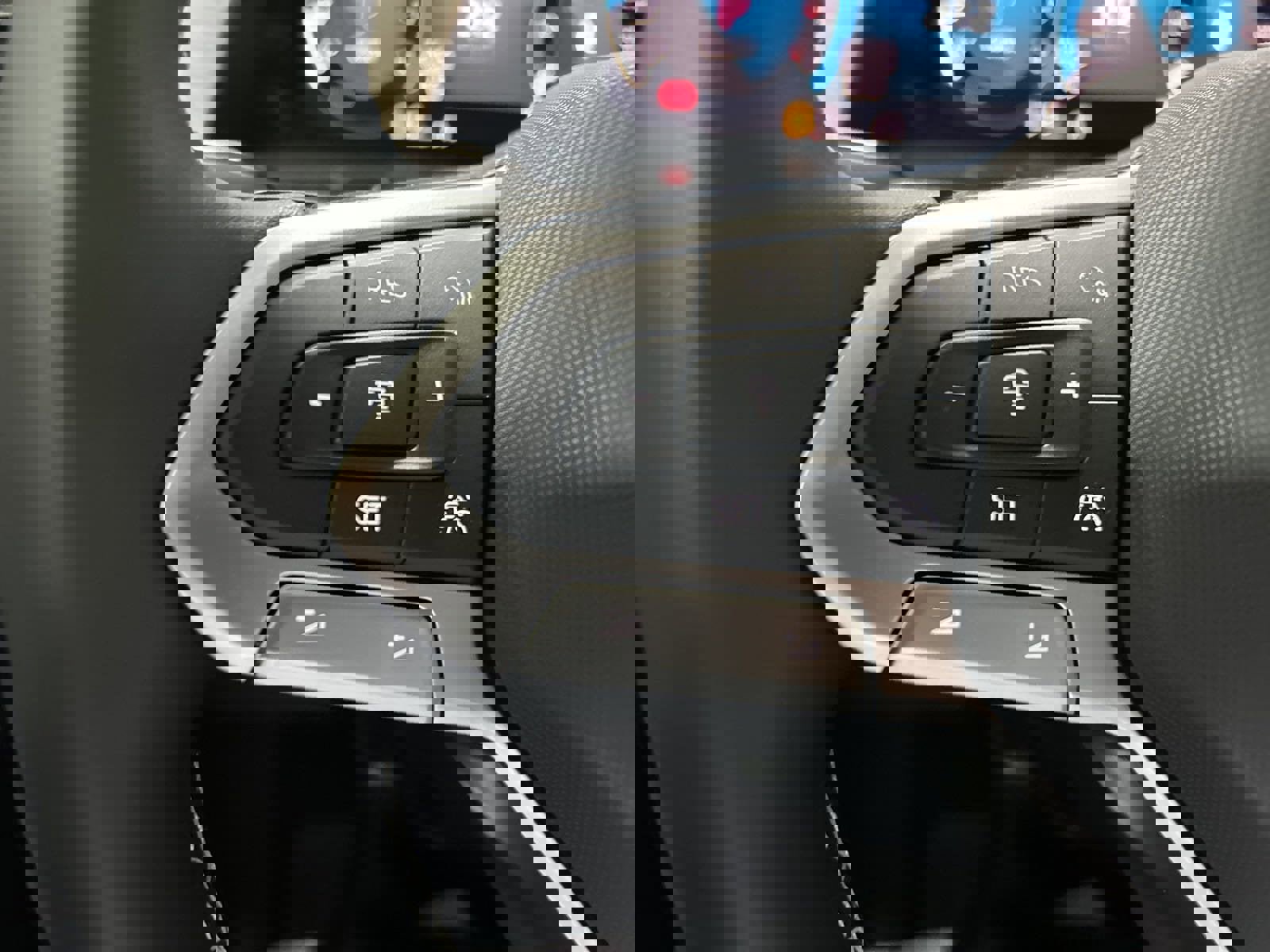 New 2025 Volkswagen Atlas SE image 16