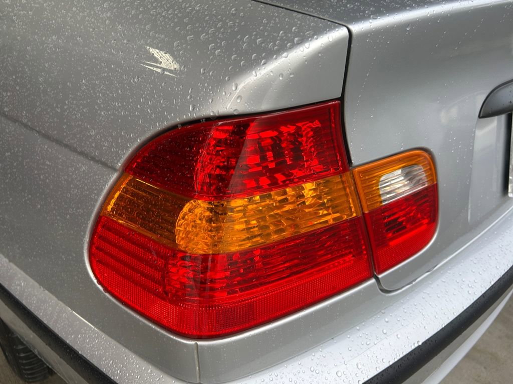 Used 2003 BMW 325i Sedan image 34