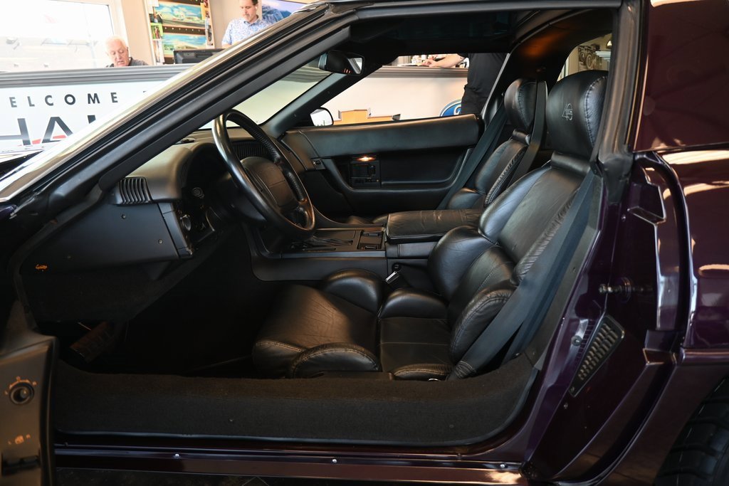 Used 1993 Chevrolet Corvette Coupe image 12