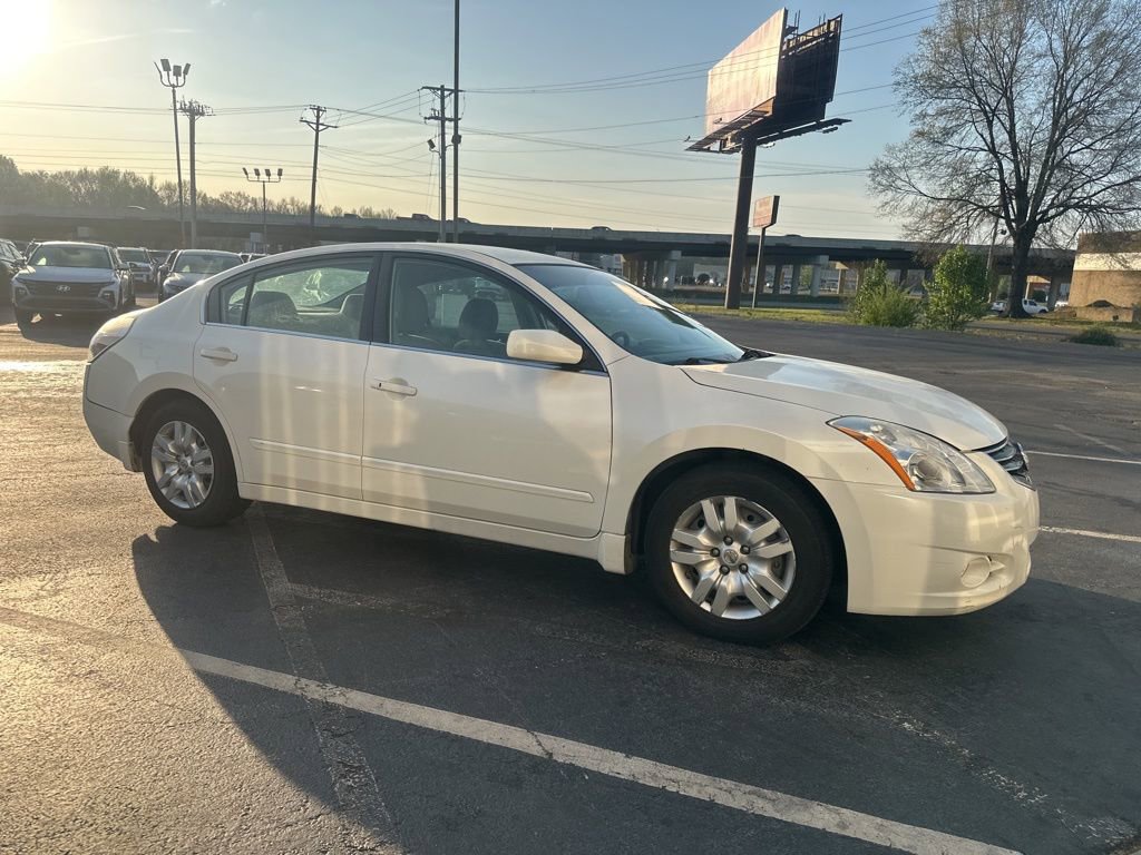 Used 2012 Nissan Altima 2.5 S image 2