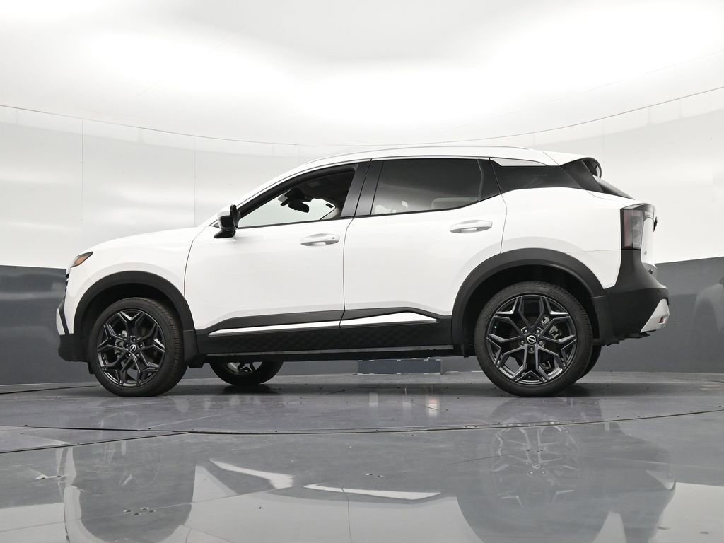 Used 2025 Nissan Kicks SR FWD image 36