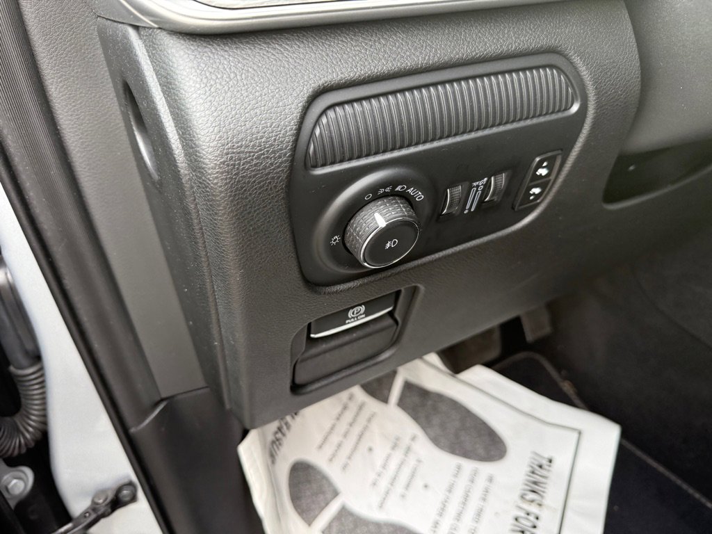 Used 2024 Jeep Wagoneer L Series II w/ Flexible Seating Group image 18