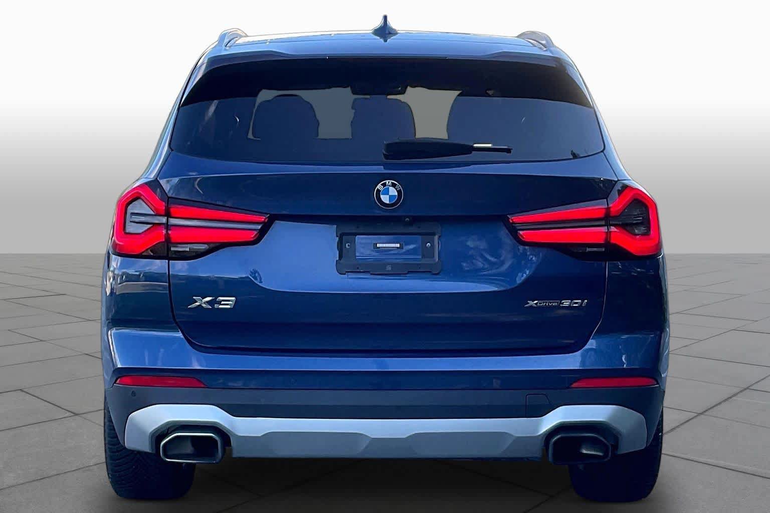 Used 2022 BMW X3 xDrive30i AWD/4WD image 4