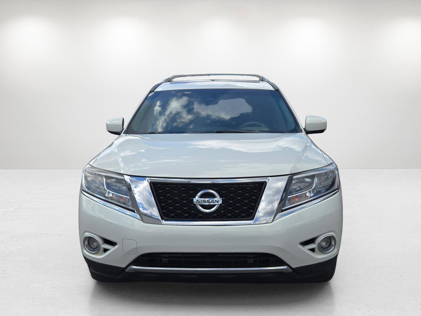 Used 2014 Nissan Pathfinder Platinum w/ Platinum Premium Package image 2