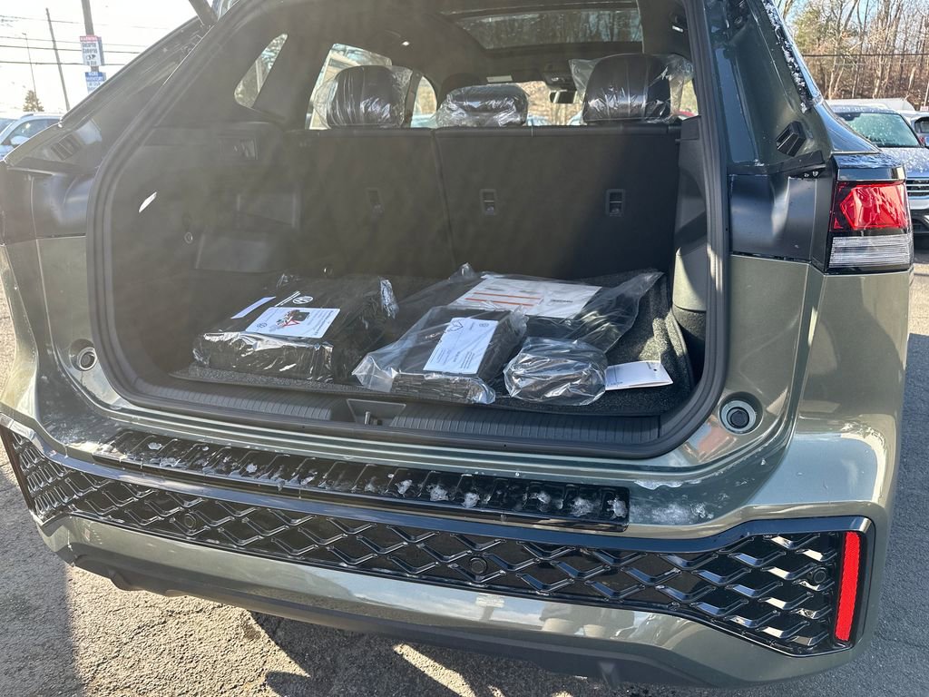 New 2026 Volkswagen Tiguan SE R-Line image 15