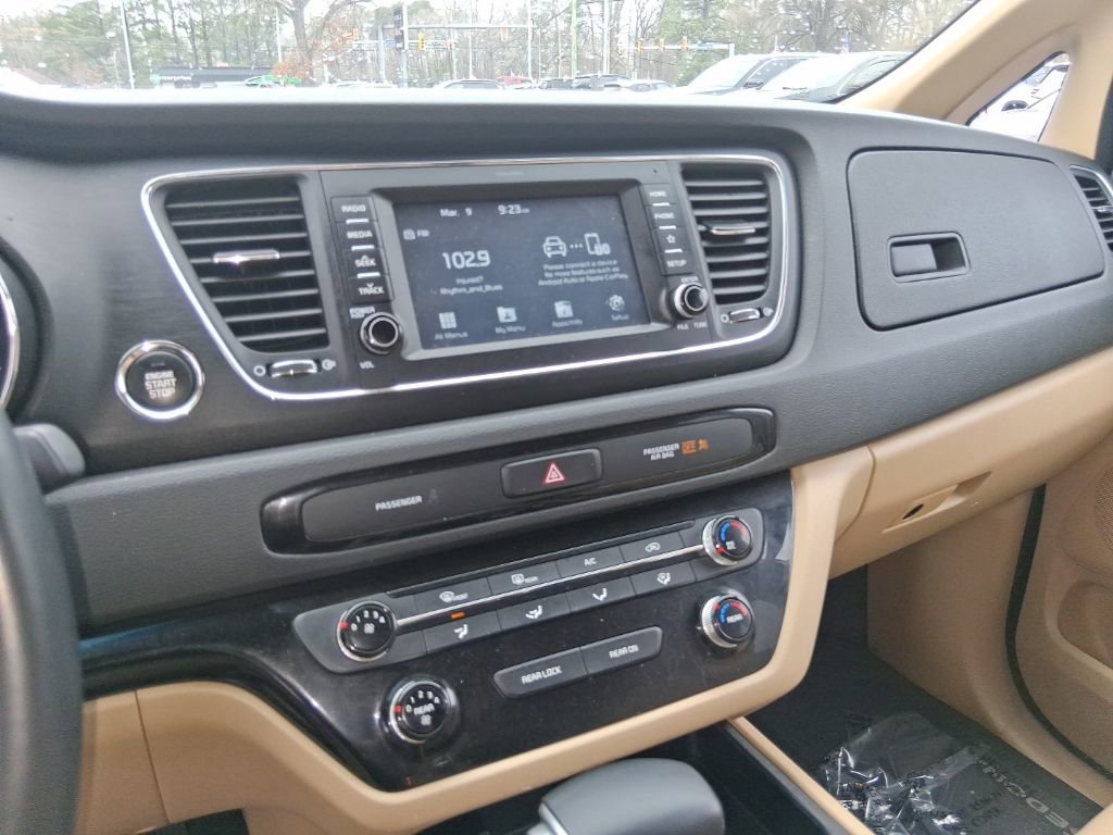 Used 2019 Kia Sedona EX image 11