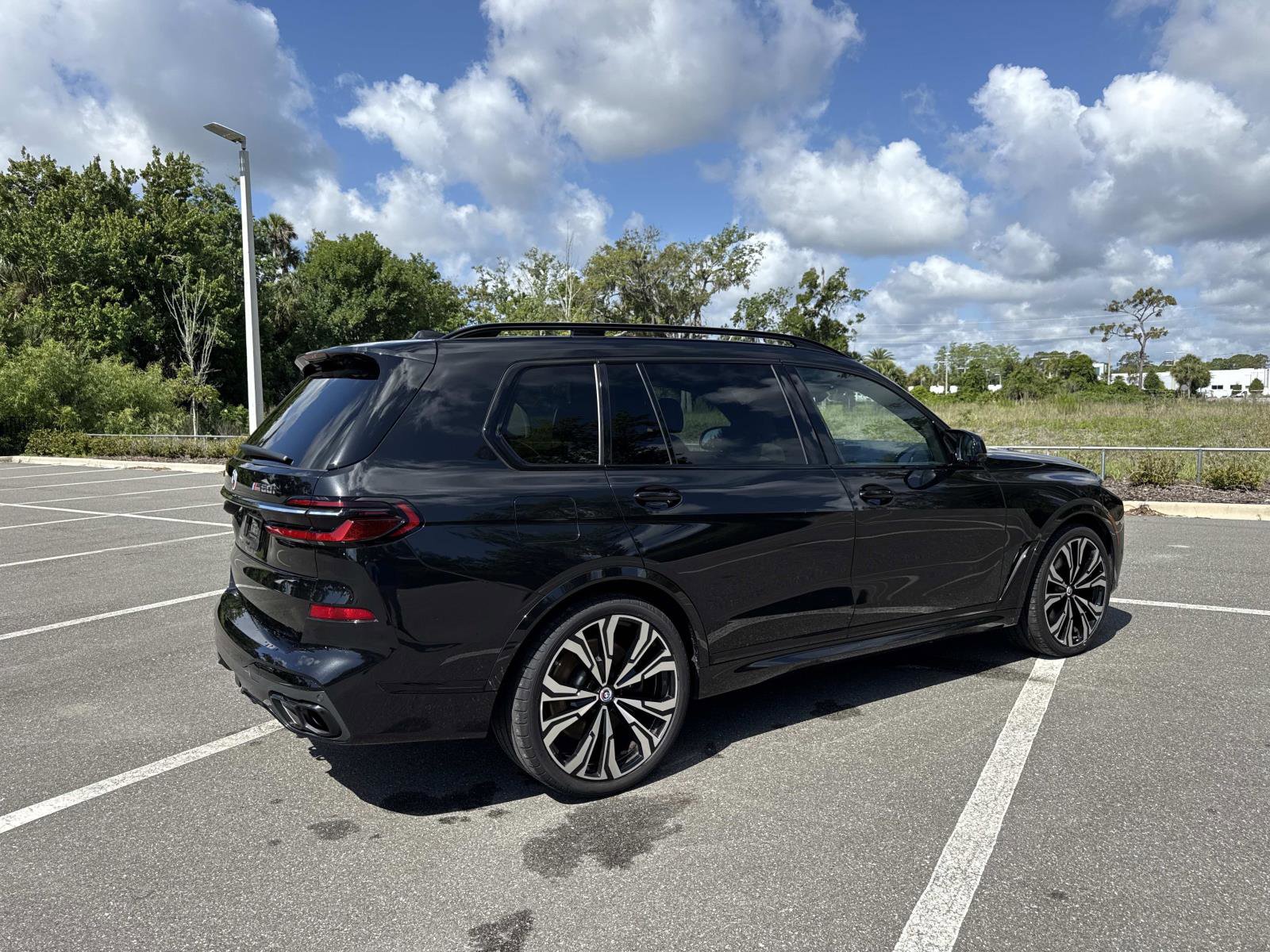 Used 2023 BMW X7 M60i w/ Executive Package AWD/4WD image 3