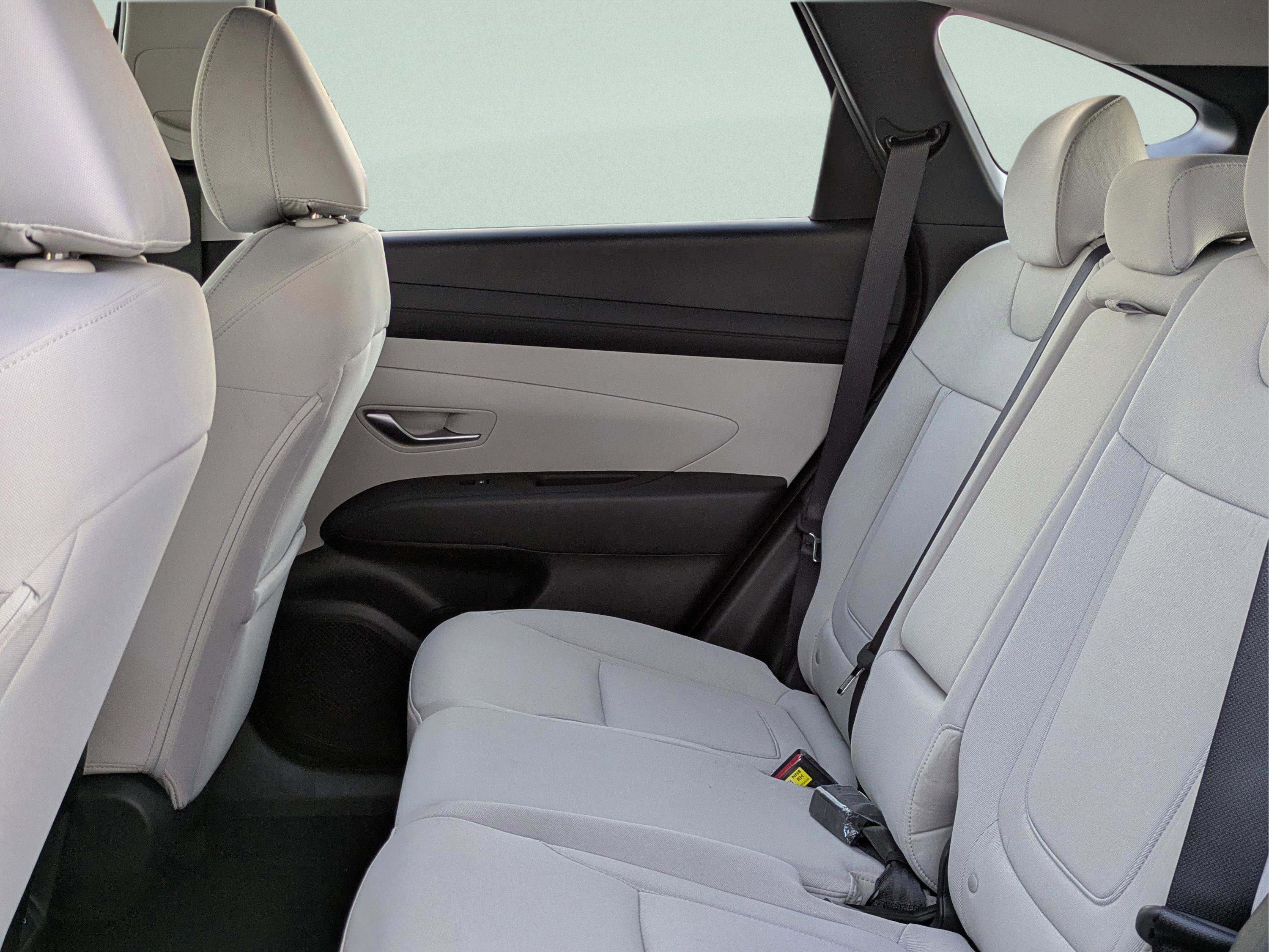 New 2026 Hyundai Tucson SE image 17