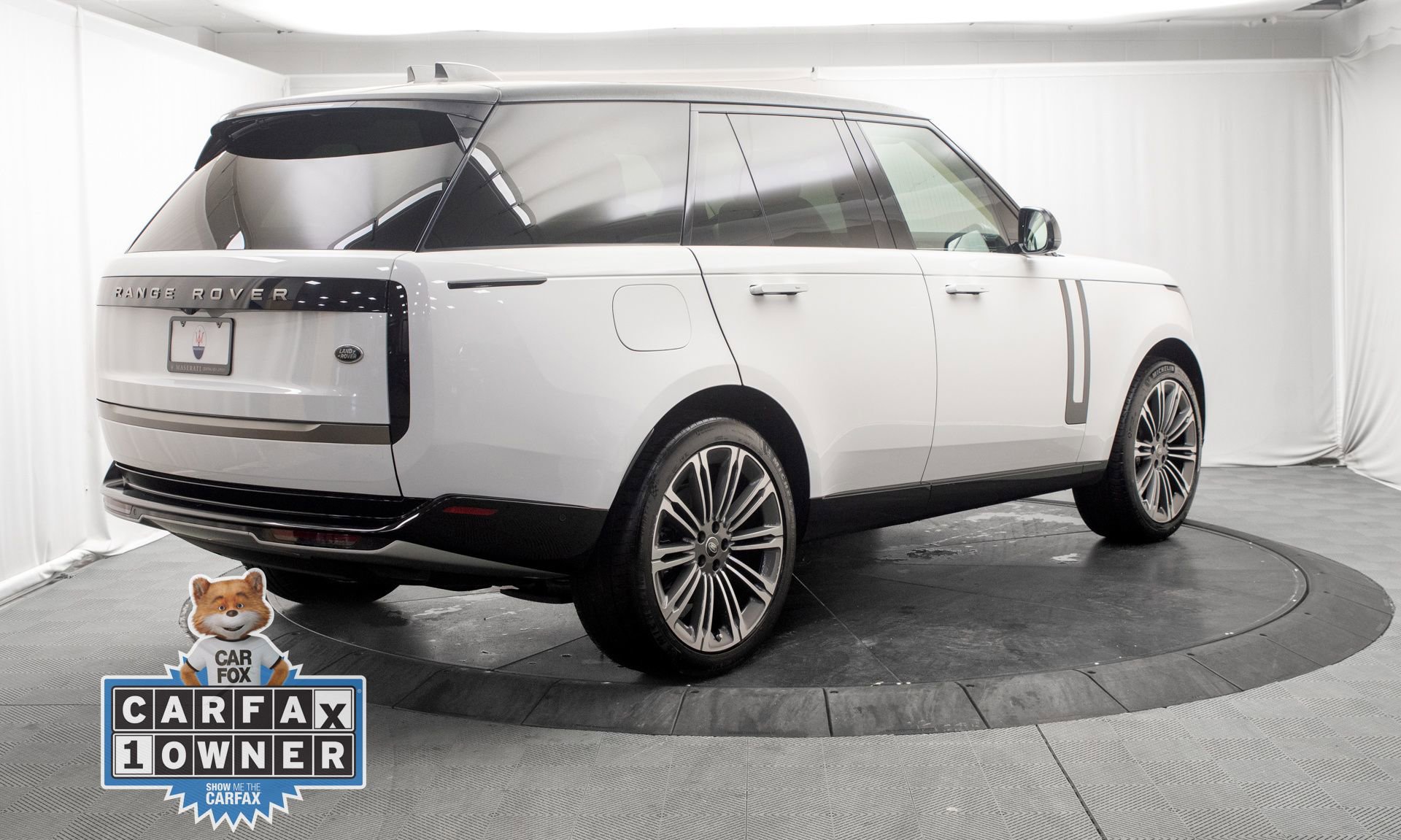 Used 2023 Land Rover Range Rover SE AWD/4WD image 3