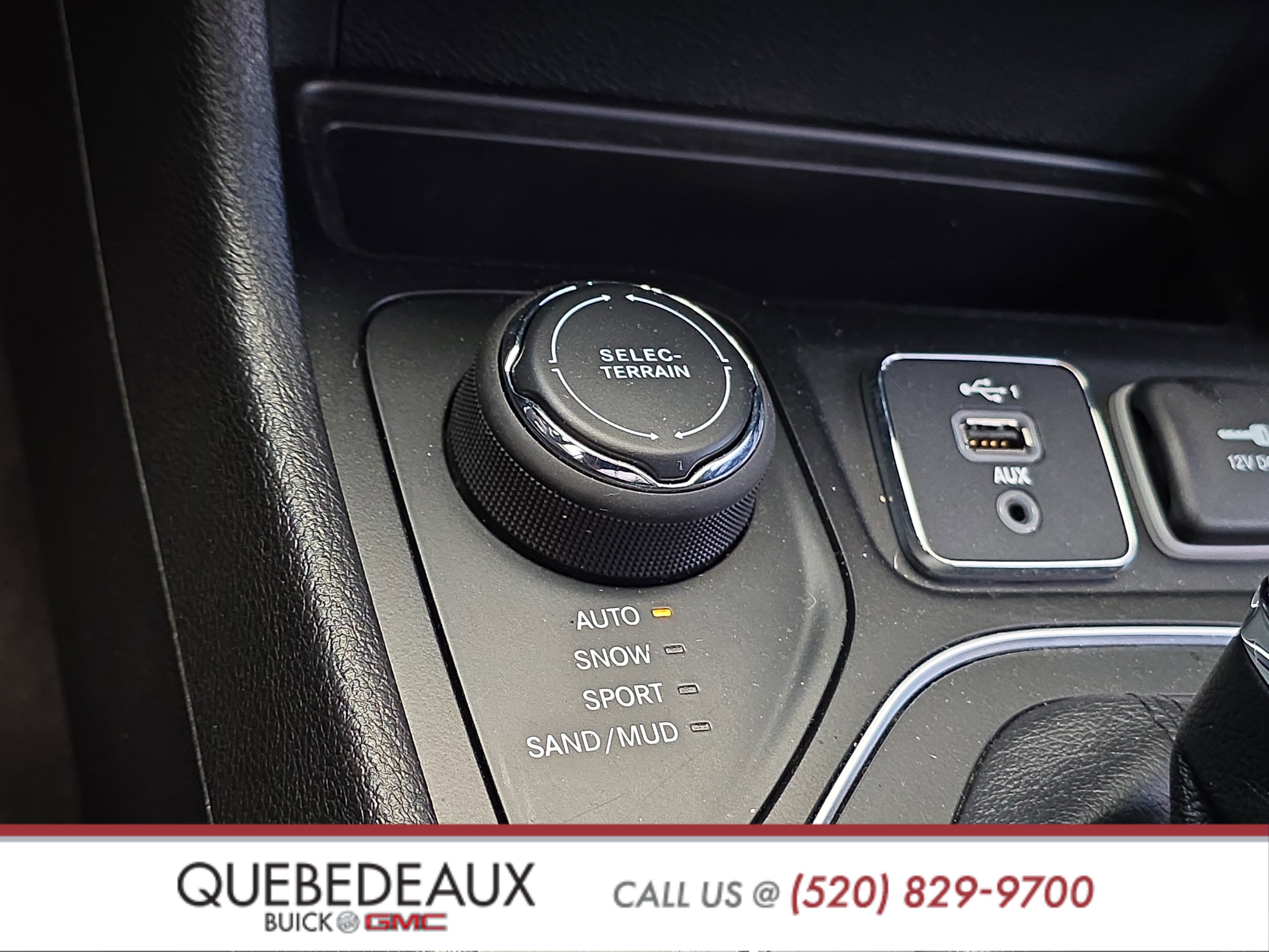 Used 2019 Jeep Cherokee Latitude w/ Popular Appearance Group image 19