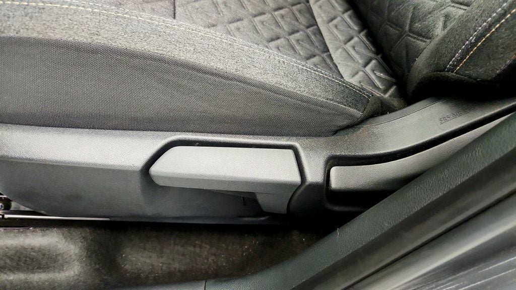 Used 2025 Nissan Kicks SV FWD image 11