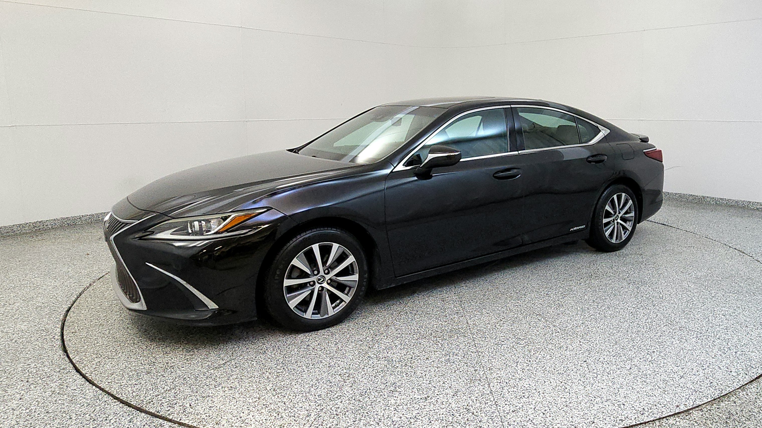 Used 2020 Lexus ES 300h w/ Premium Package FWD image 3