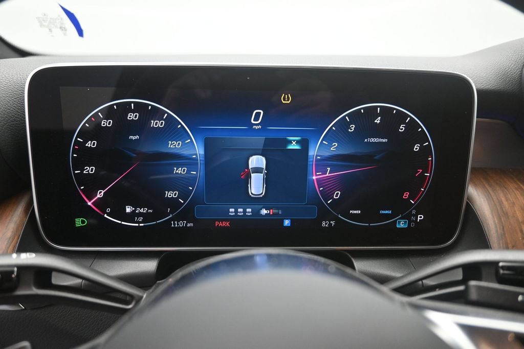 Used 2026 Mercedes-Benz GLC 300 image 3
