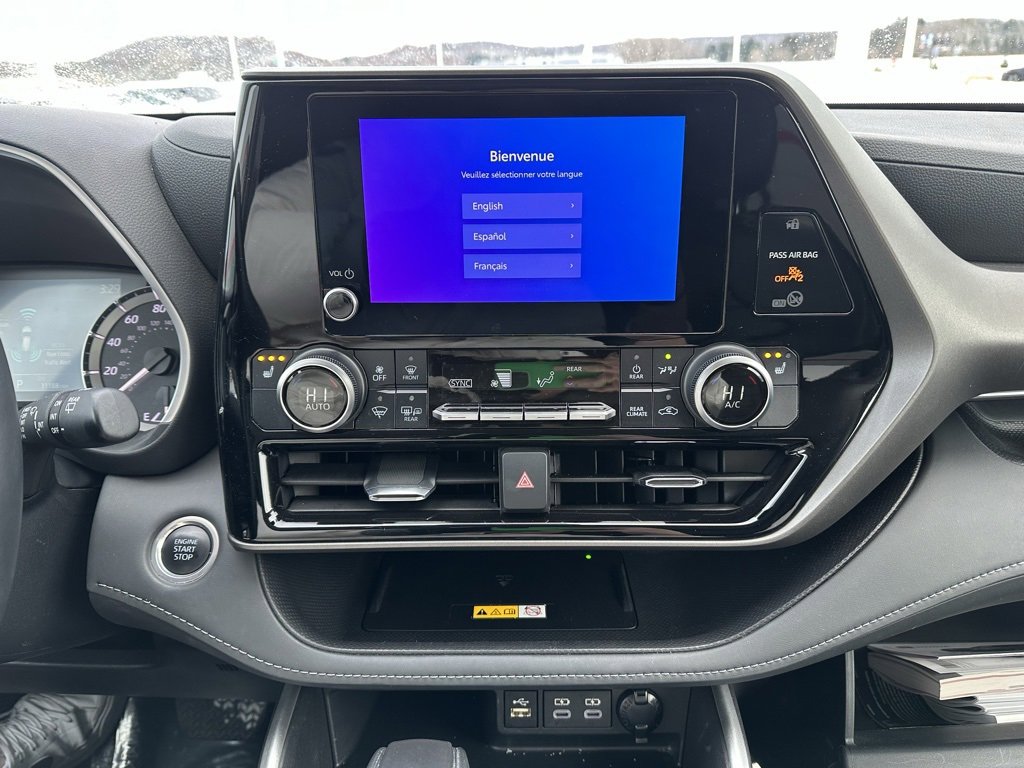 Certified 2024 Toyota Highlander XLE image 26