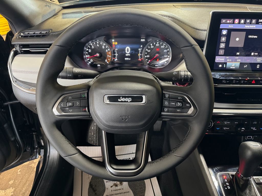 Used 2024 Jeep Compass Limited image 15