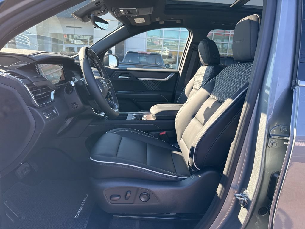 New 2026 GMC Acadia Denali w/ Super Cruise Package FWD image 18
