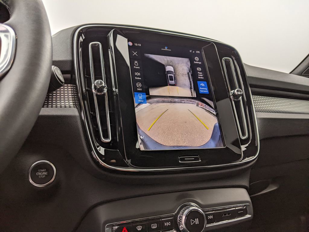 Certified 2025 Volvo XC40 B5 Plus image 17