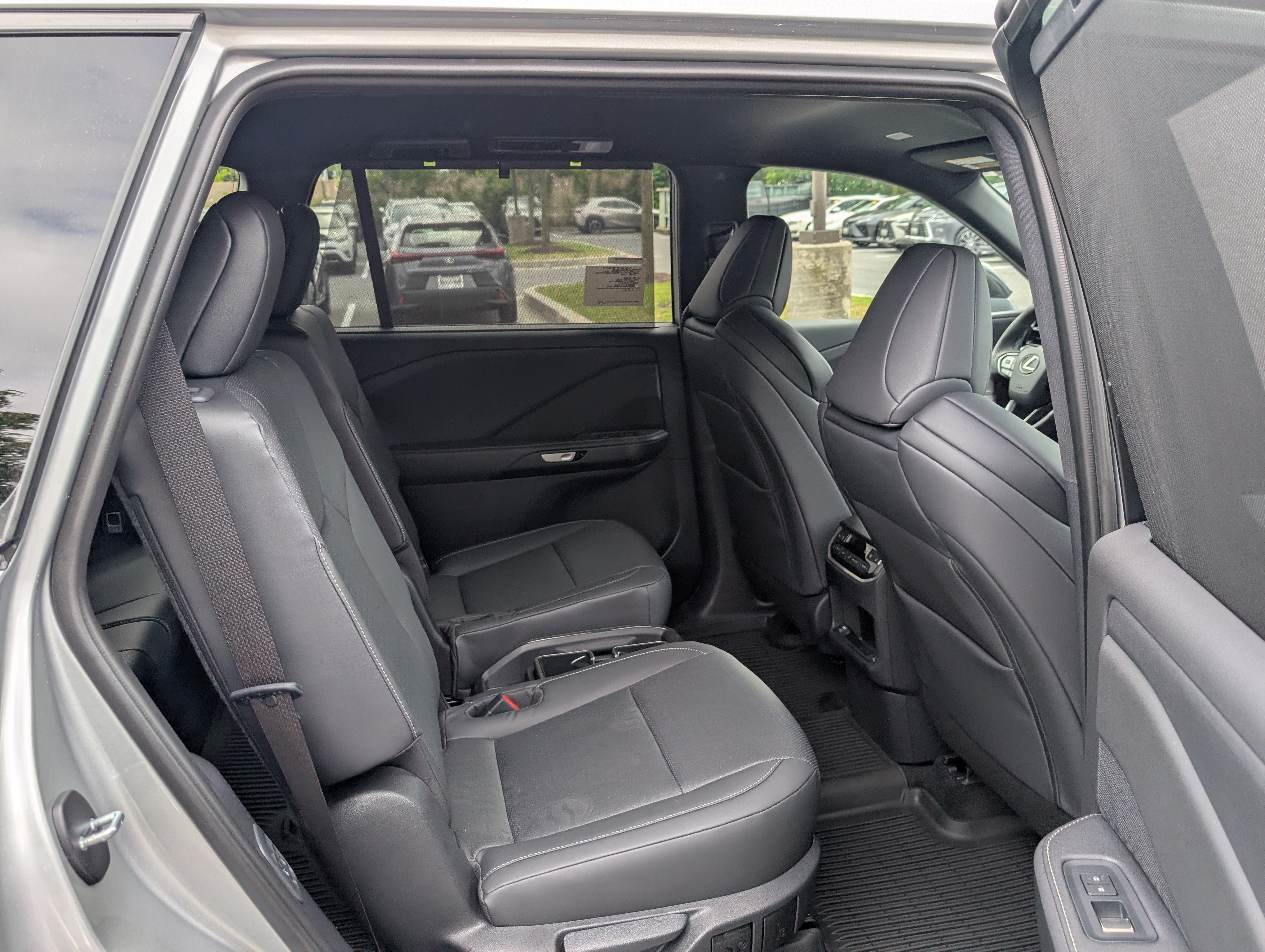 New 2026 Lexus TX 500h AWD image 9