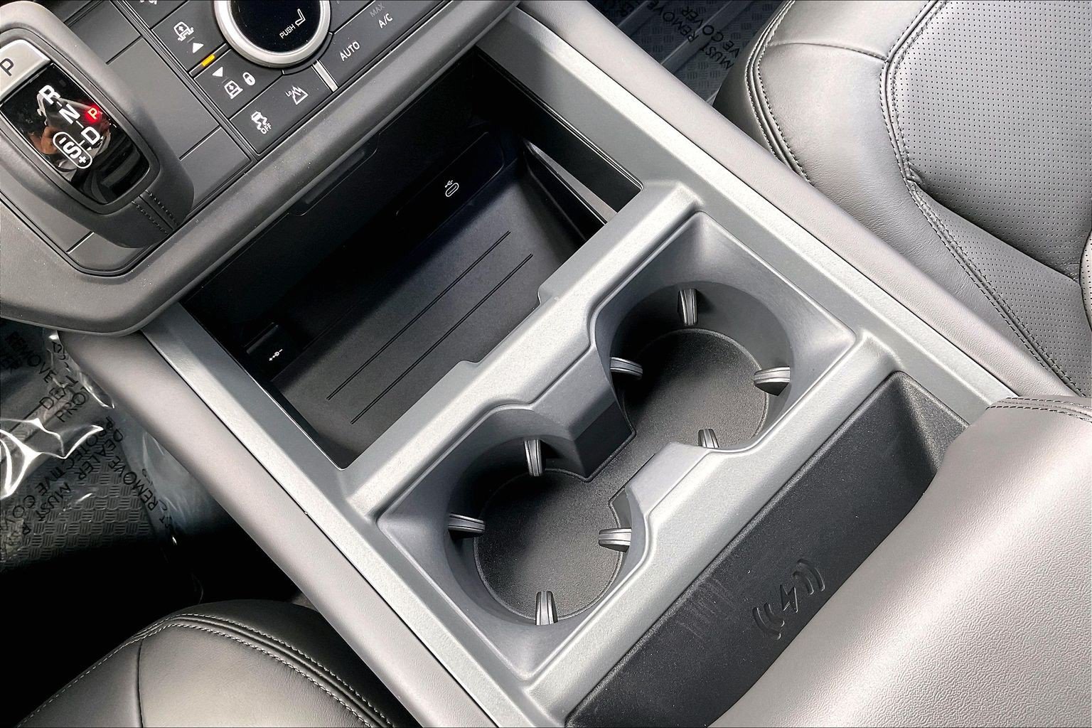 New 2026 Land Rover Defender 110 X-Dynamic SE AWD/4WD image 24