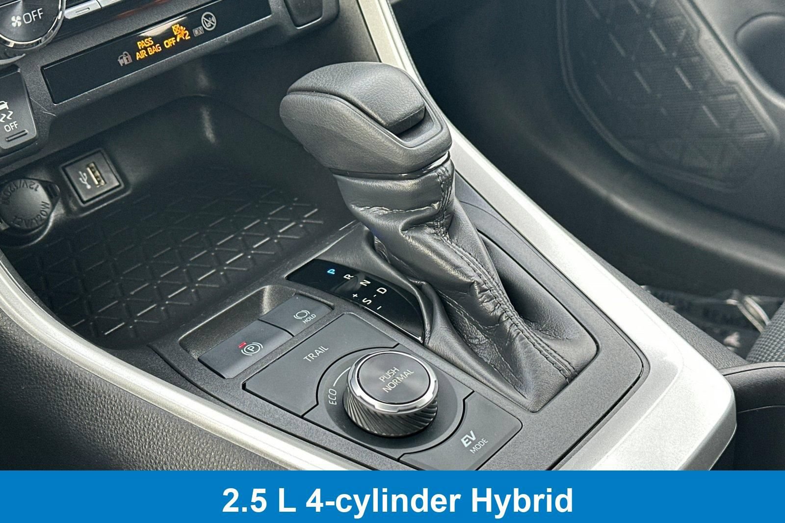 Used 2024 Toyota RAV4 LE AWD/4WD image 25