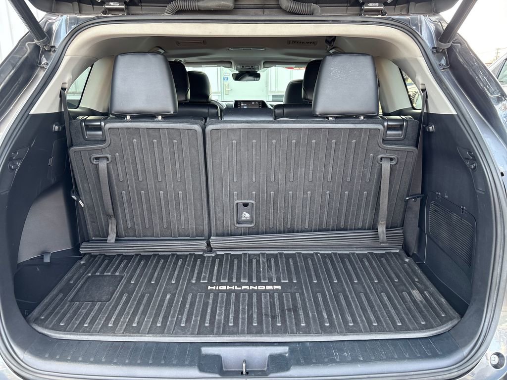 Used 2022 Toyota Highlander XLE image 50