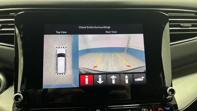 Used 2024 Jeep Wagoneer L Series II w/ Convenience Group I image 16