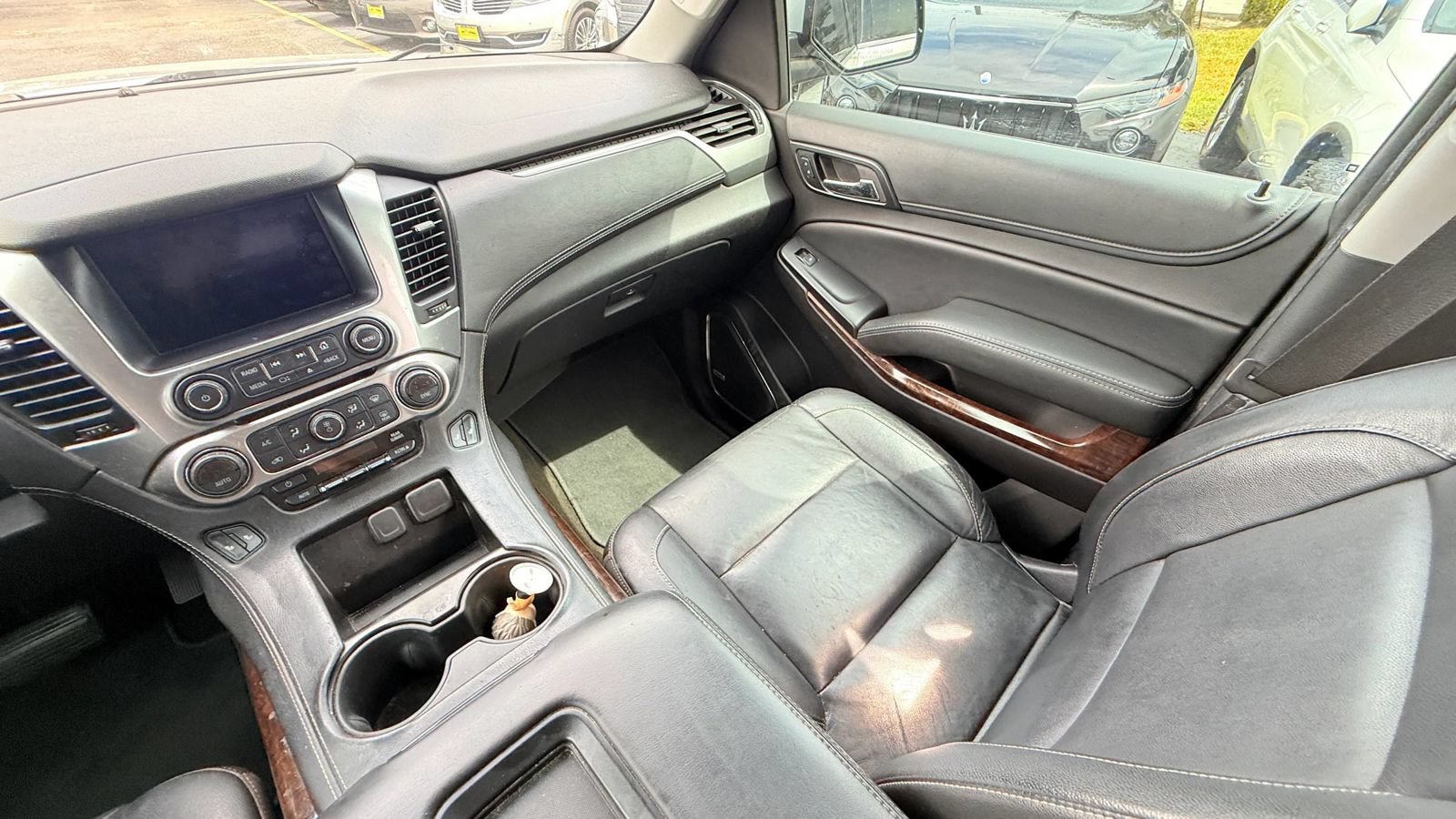 Used 2016 Chevrolet Suburban LT RWD image 16