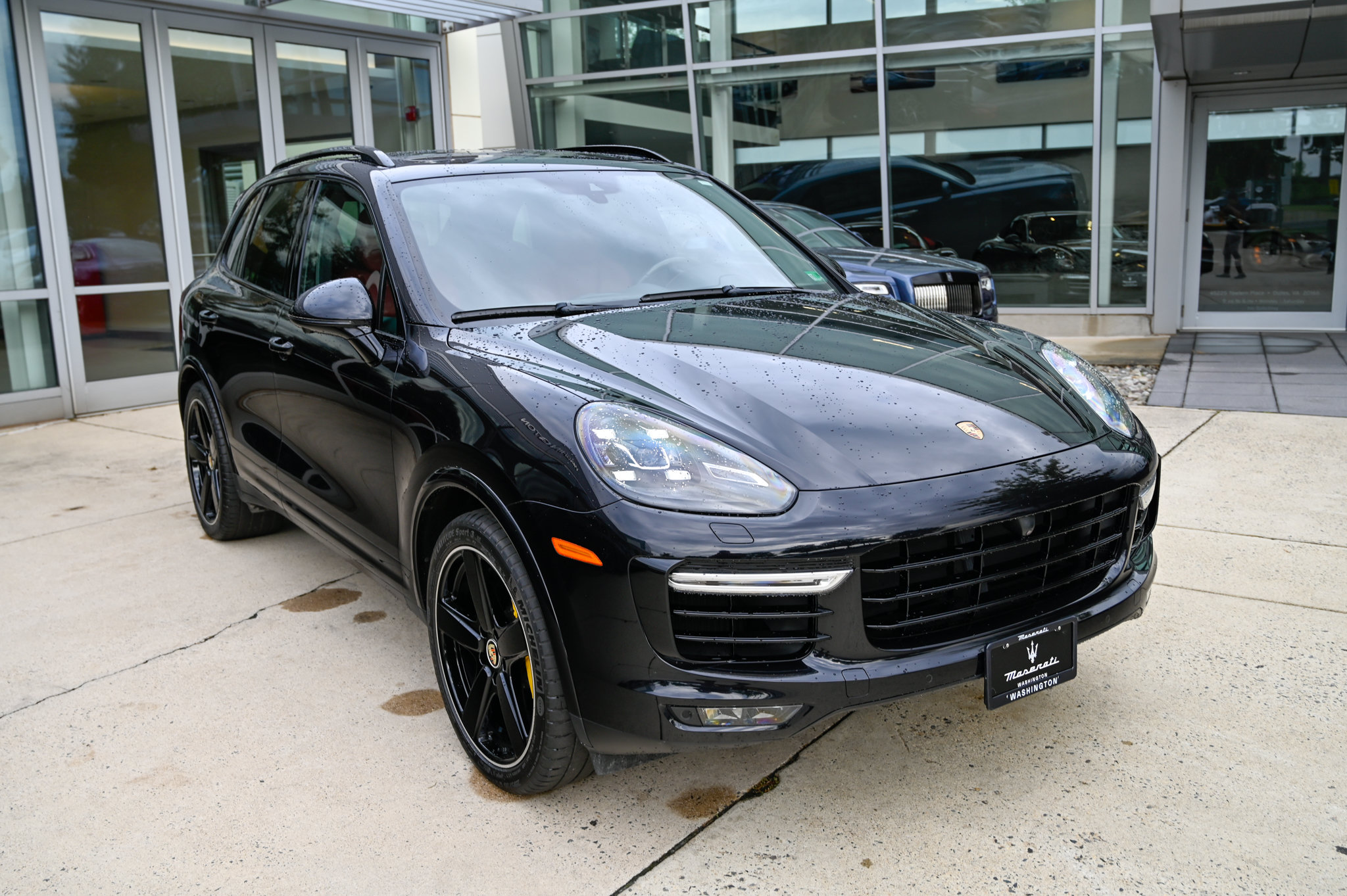 Used 2016 Porsche Cayenne Turbo S AWD/4WD image 3