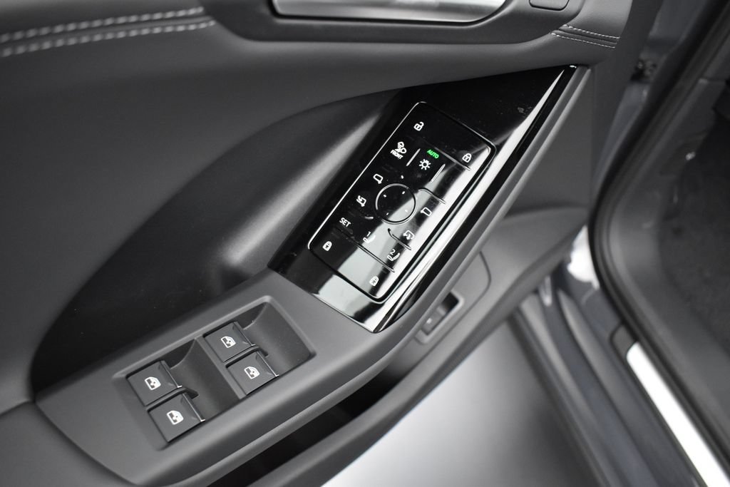 New 2027 Audi Q6 e-tron Premium AWD/4WD image 6