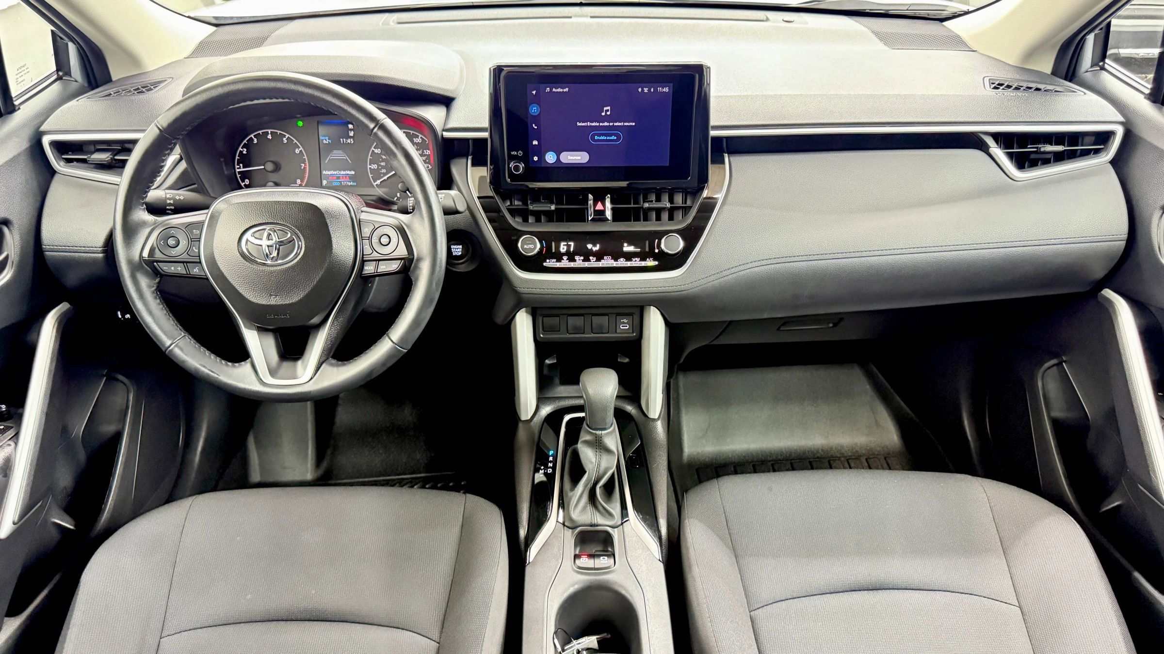 Used 2025 Toyota Corolla Cross LE image 10